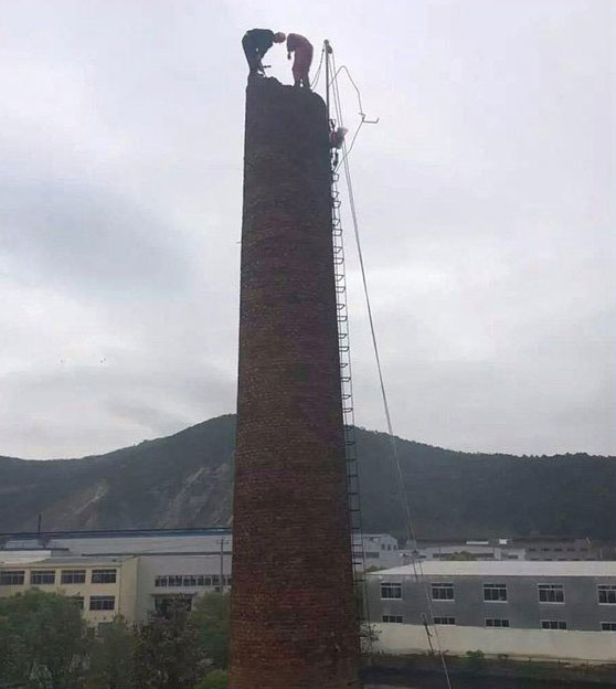 人工拆除砖烟囱工程